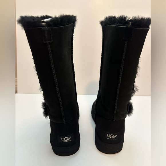 Authentic UGGs-Tall Bailey Button Triplet - Picture 4 of 8